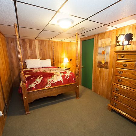 Log Cabin Lodge & Suites Jones Mills Buitenkant foto