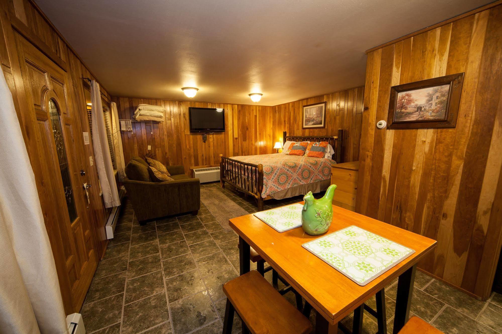 Log Cabin Lodge & Suites Jones Mills Buitenkant foto