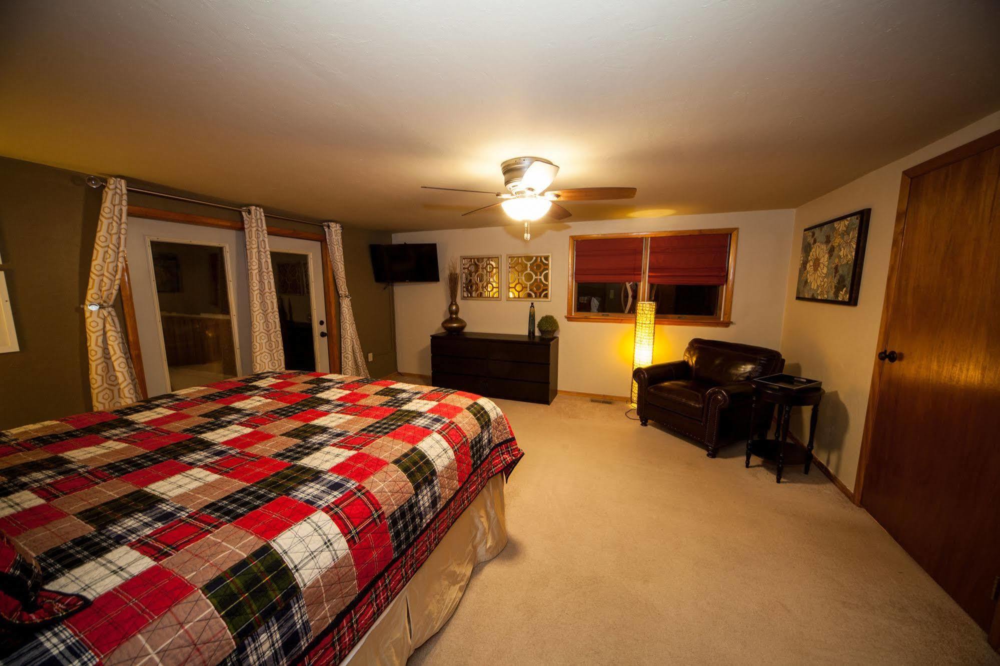 Log Cabin Lodge & Suites Jones Mills Buitenkant foto
