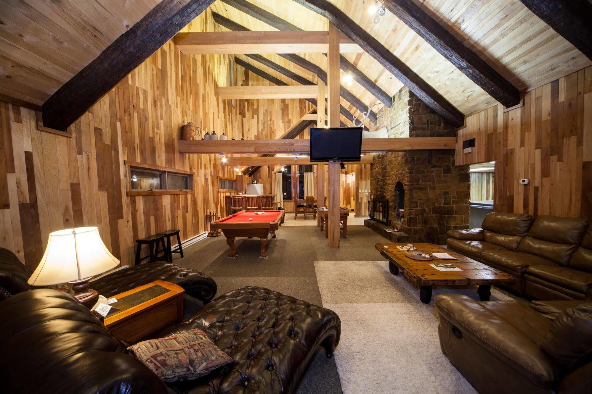 Log Cabin Lodge & Suites Jones Mills Buitenkant foto