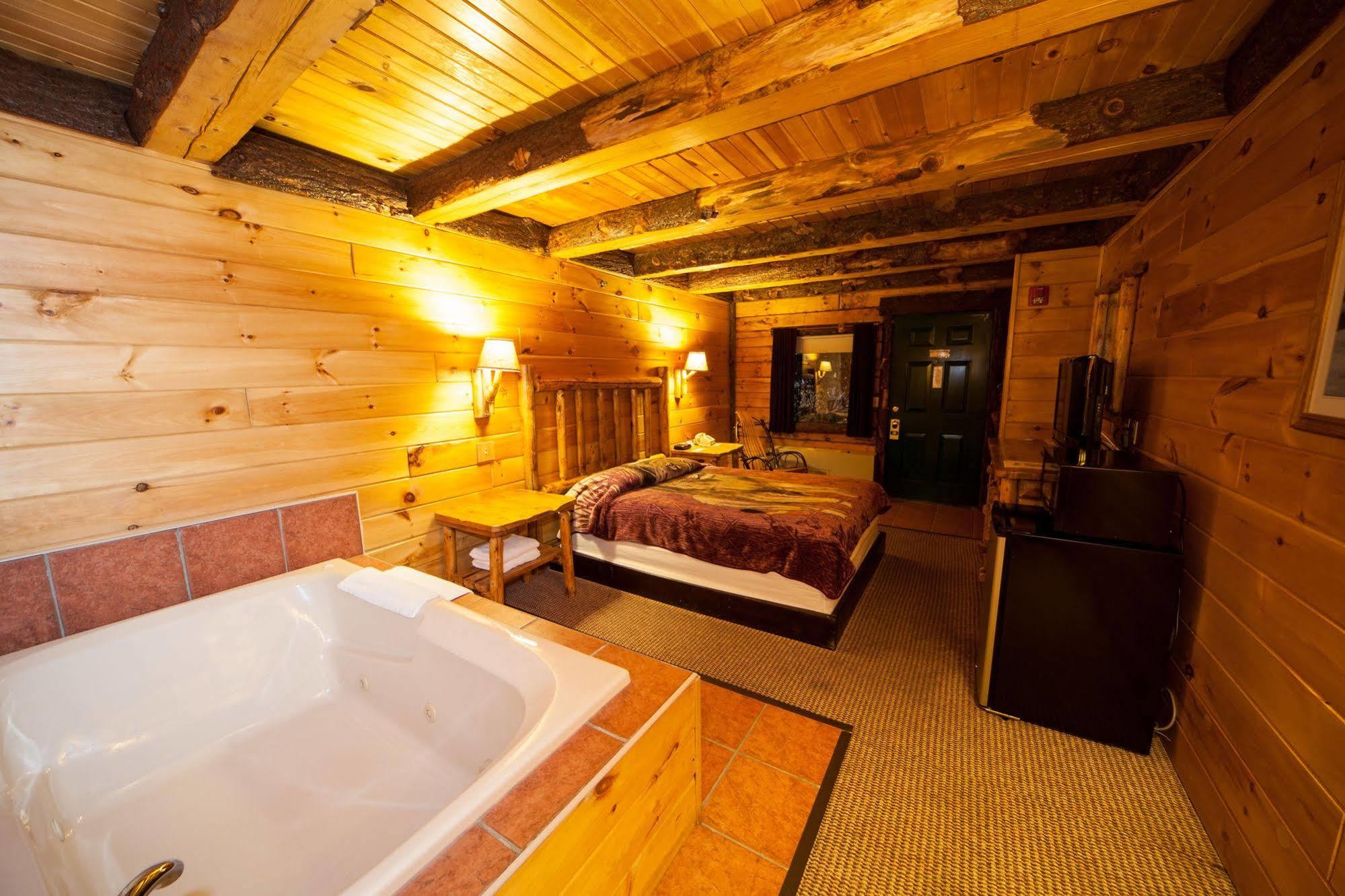 Log Cabin Lodge & Suites Jones Mills Buitenkant foto